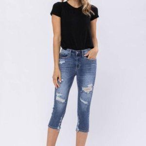 NWT Judy Blue 18W Heavy sanding destroyed skinny capri jean
